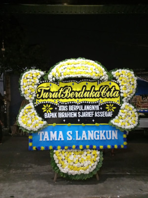 Papan Bunga Duka di Poka